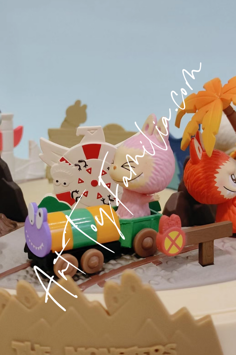 The Monsters Labubu Playing Games Series - 一起玩游戏