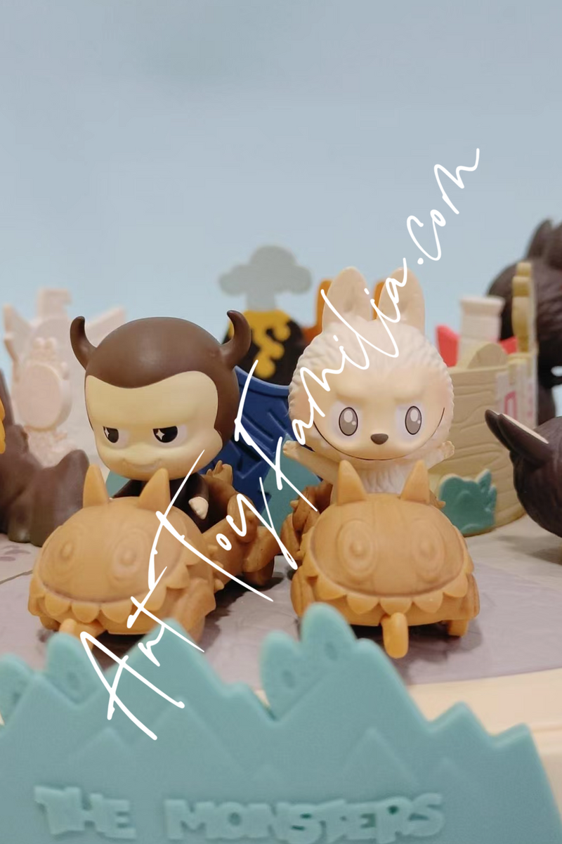 The Monsters Labubu Playing Games Series - 一起玩游戏