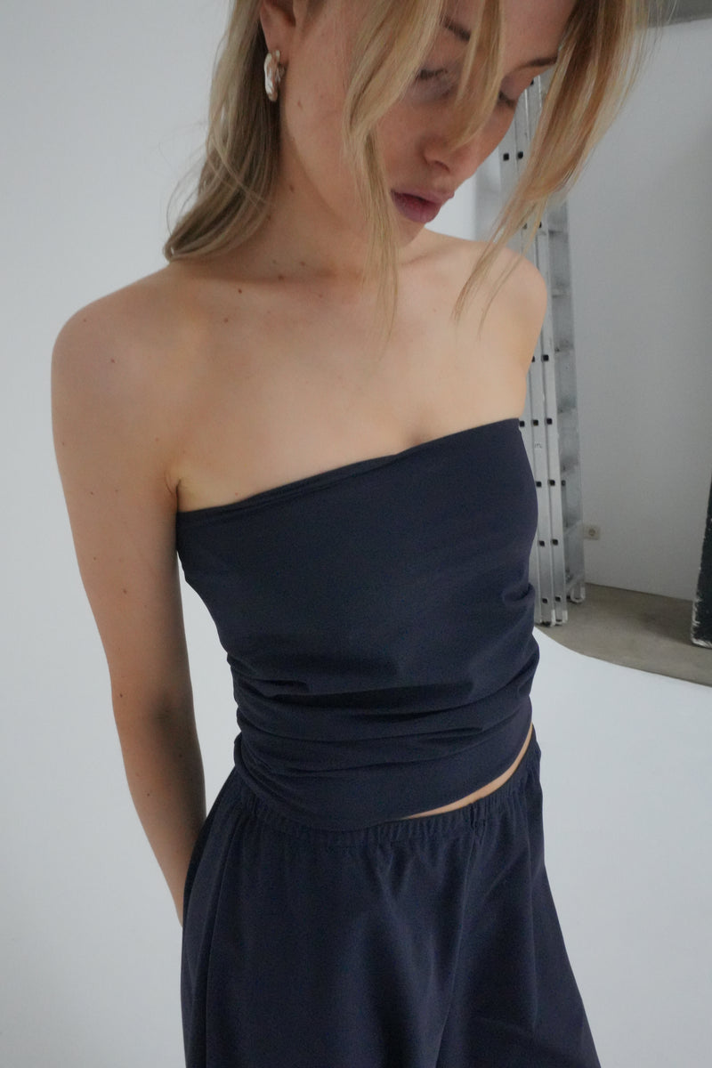 STRAPLESS BANDEAU BY REYÈM