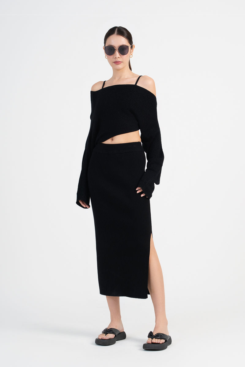 [Restocked] Kendall Off Shoulder Sweater in Sable Black