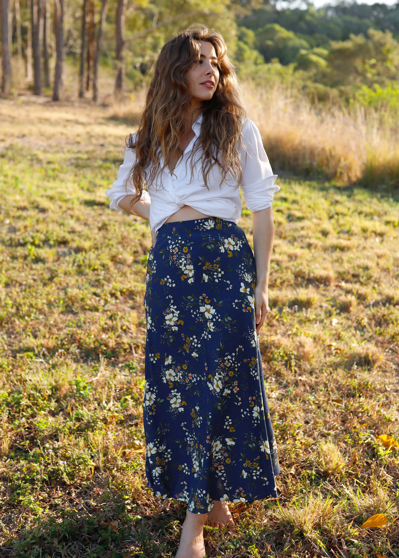 Willow Skirt Evening Posy