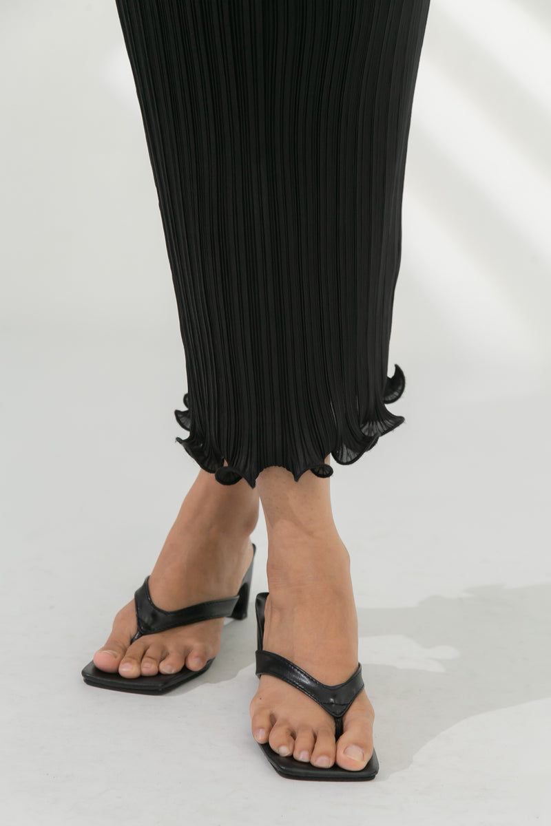 Ally Skirt in Black