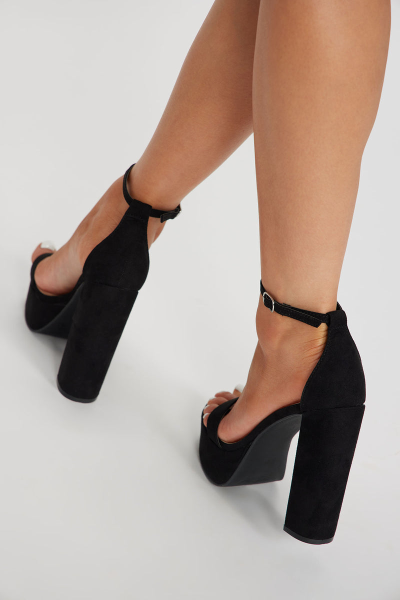Hilana Platform Heeled Sandals - Black