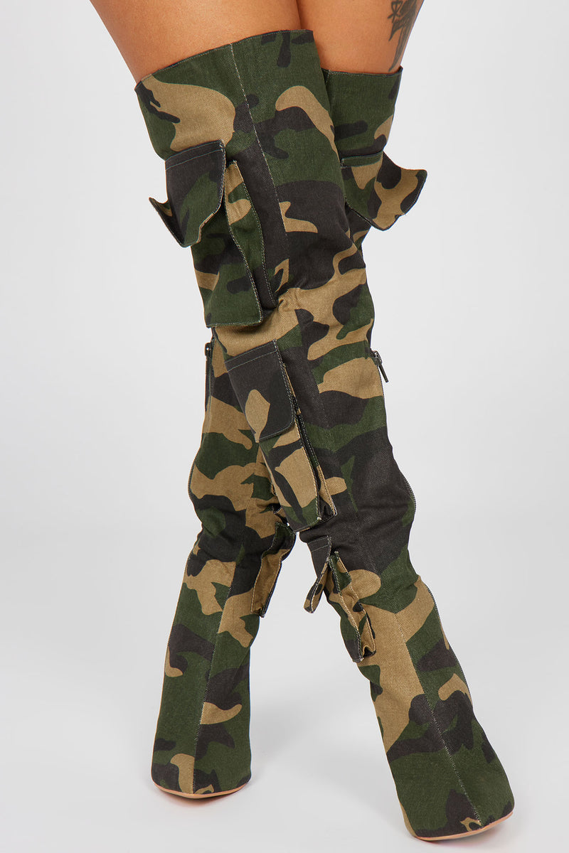 Feeling Trendy Cargo Boots - Camouflage