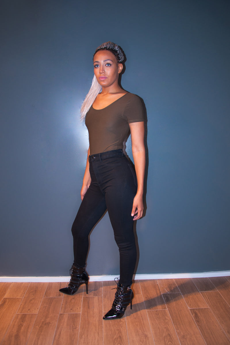 Short sleeve fitted Bodysuit