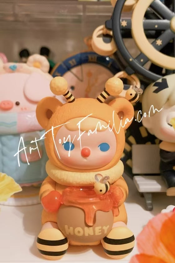 Pucky Honey Bear Baby Figurine - 蜜蜂熊吊卡