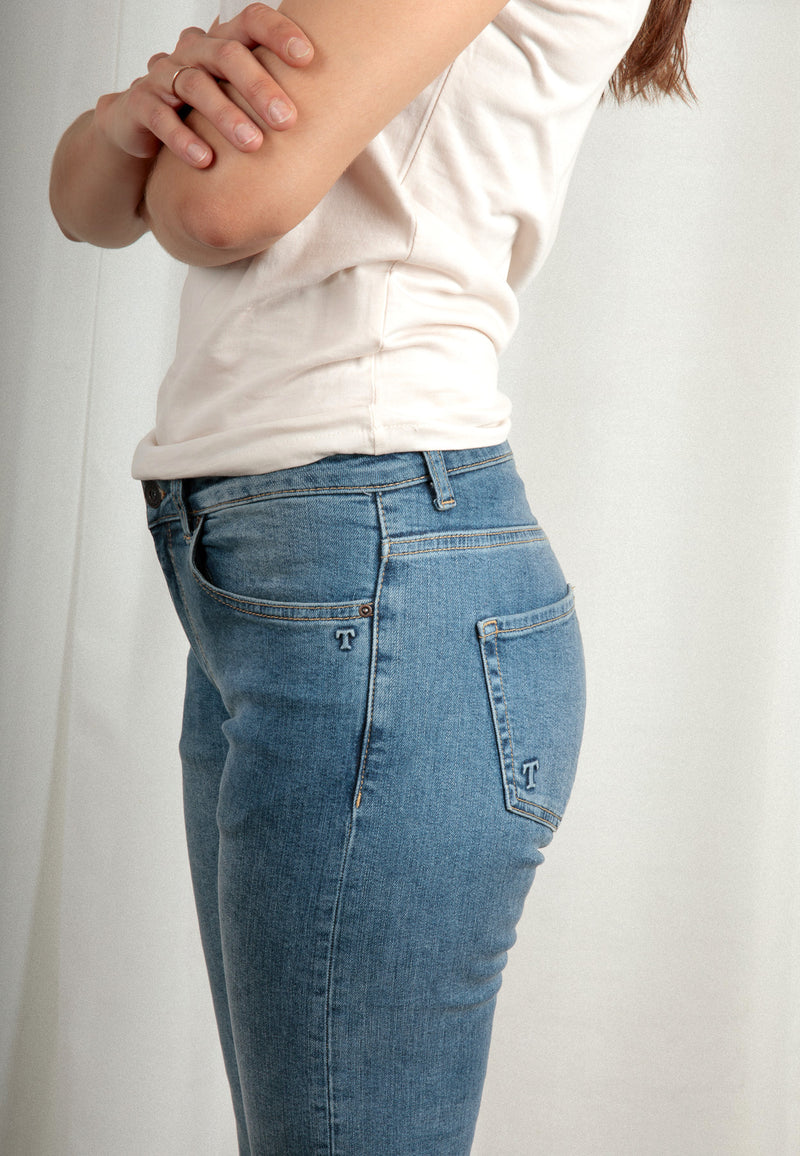 TERESA | Sustainable regular fit women's jeans made from organic denim in mid indigo