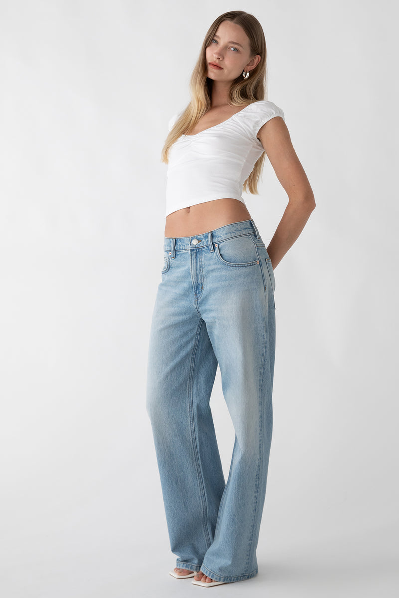 STRAIGHT LEG MID-RISE JEAN