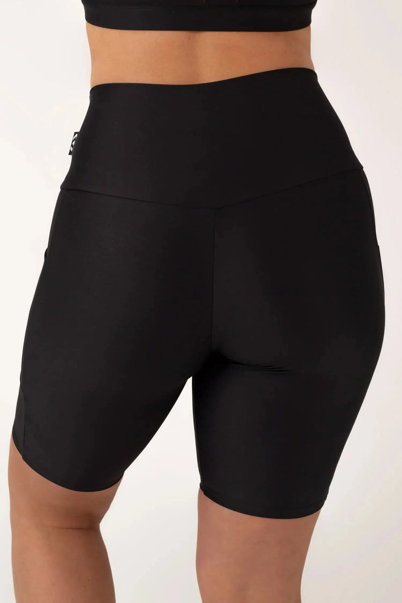 Performance Panel Pocket High Waisted Long Shorts - Black