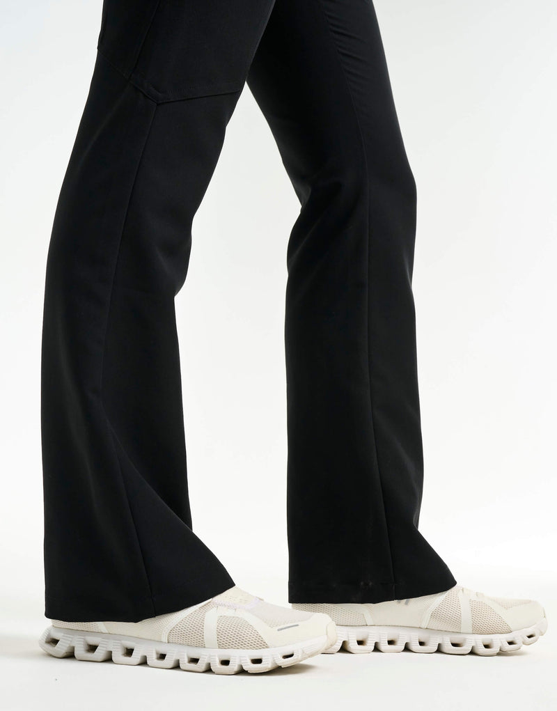Essential Flare Scrub Pants - Black