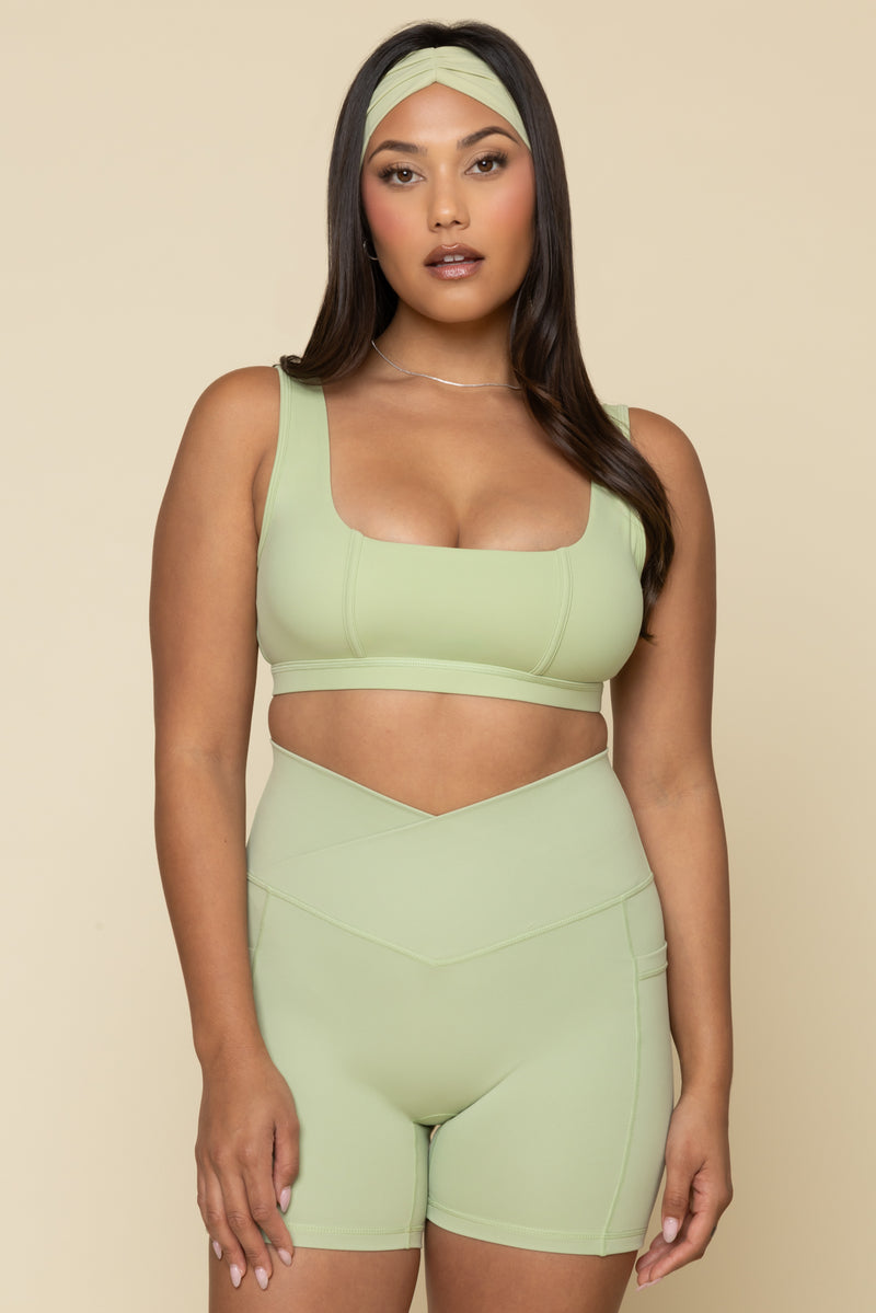 Crisscross Hourglass® Midi Short with Pockets - Pistachio