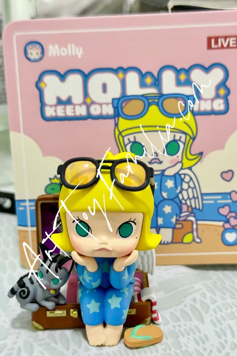 Molly Keep on Travelling Figurine - Molly 好想去旅行吊卡