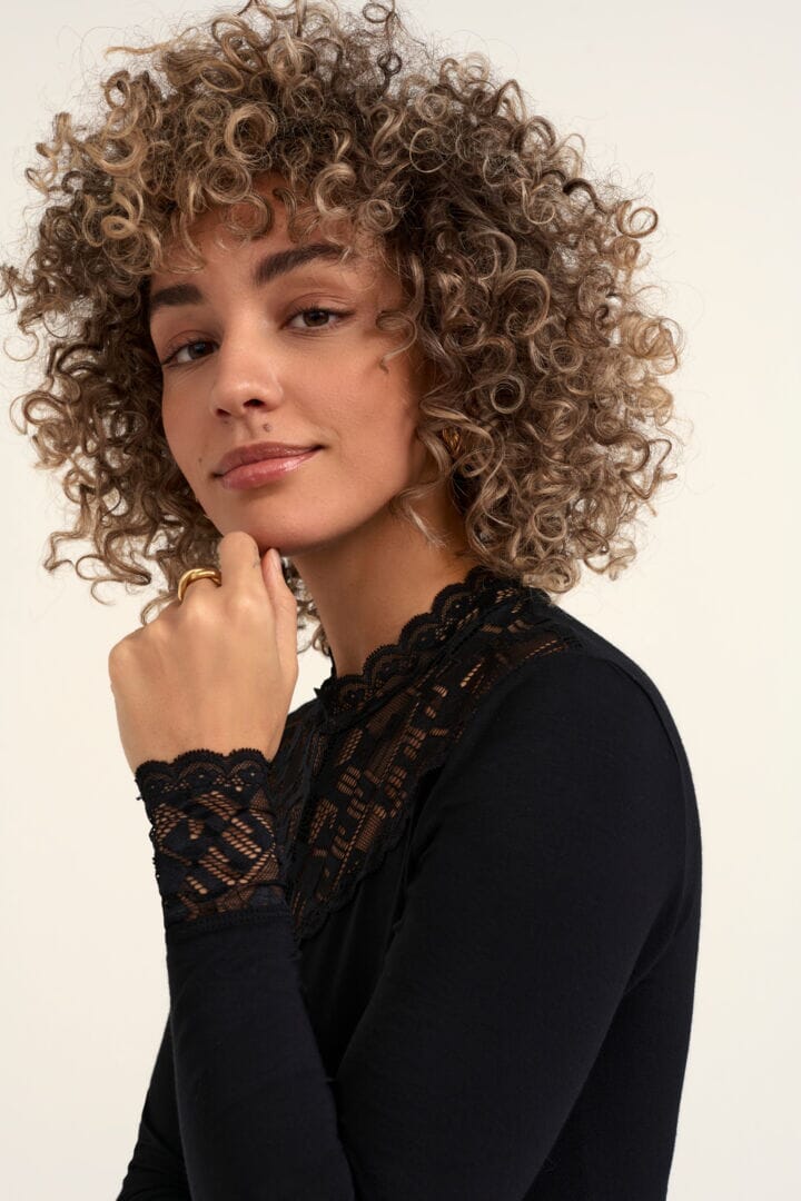 LACE EMBELLISHED BLACK LONG SLEEVE TOP