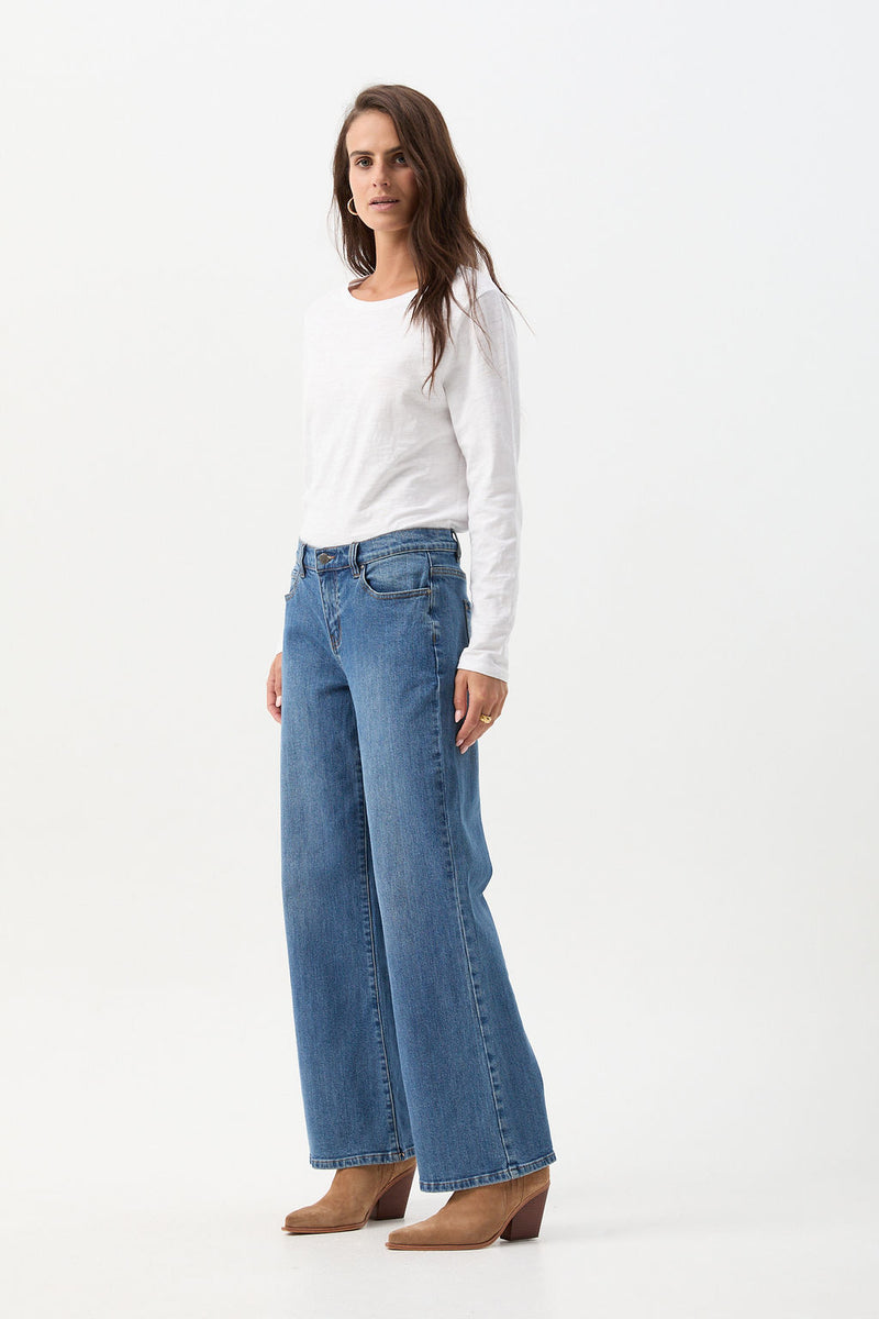 Mid Rise Wide Leg Jean Denim Blue