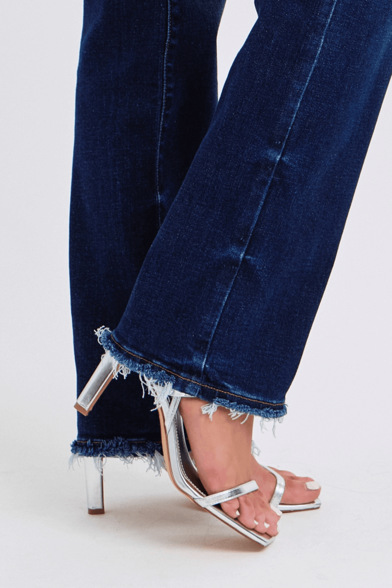 Judy Blue Mid Rise Fray Hem Straight Denim Jeans 82622