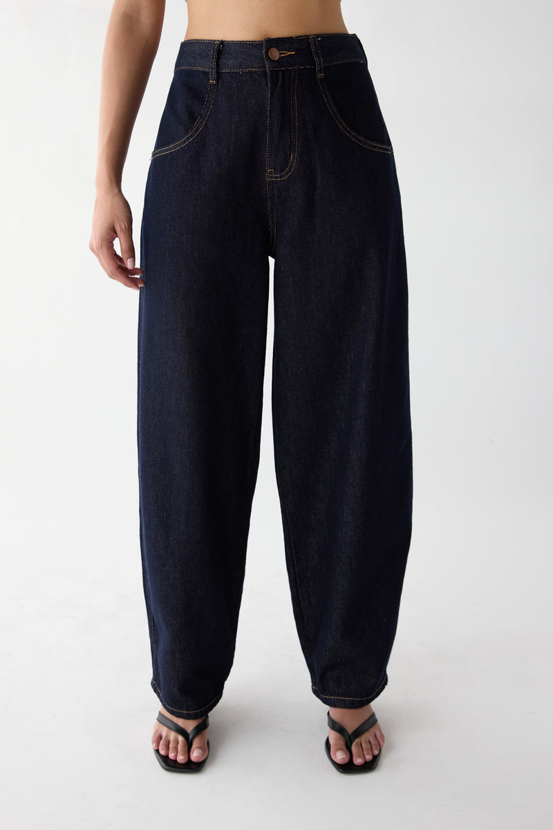 DARK BLUE WASH BARREL JEAN