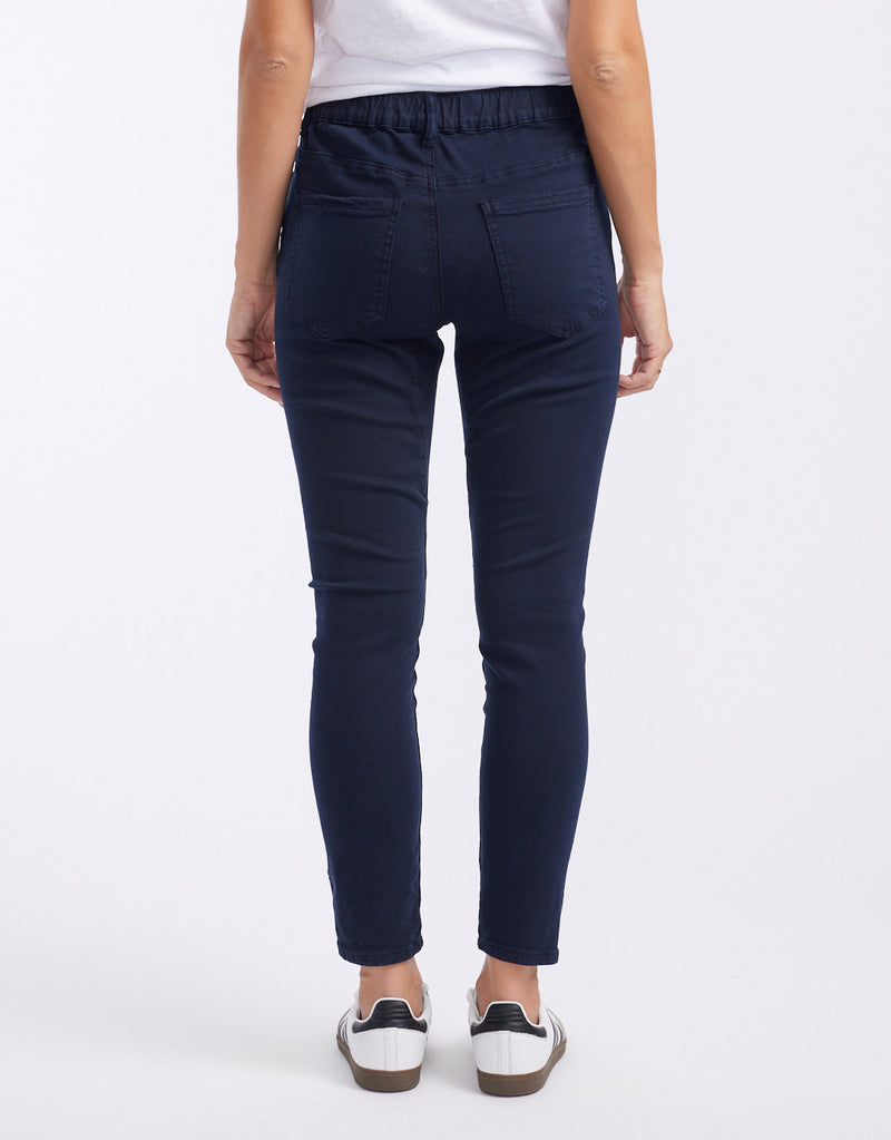 Emma Stretch Jean - Navy