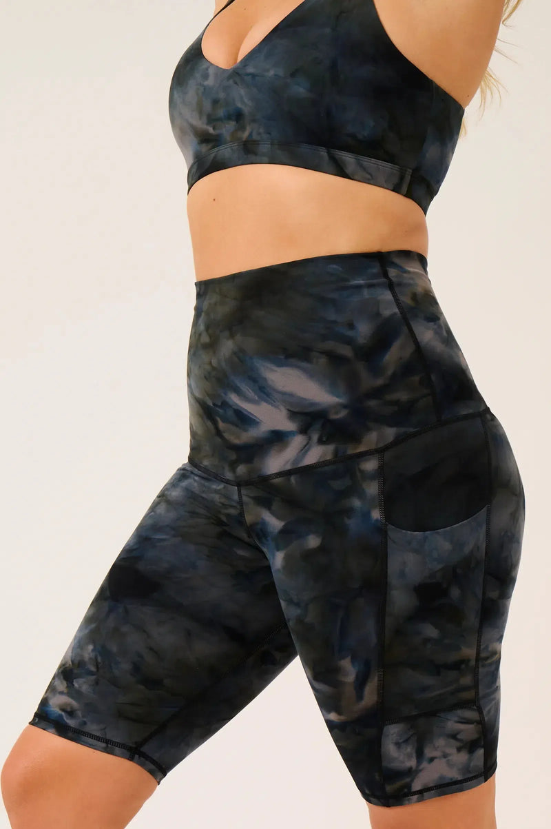 Body Contouring Extra High Waist Panel Pocket Long Shorts - Dark And Moody