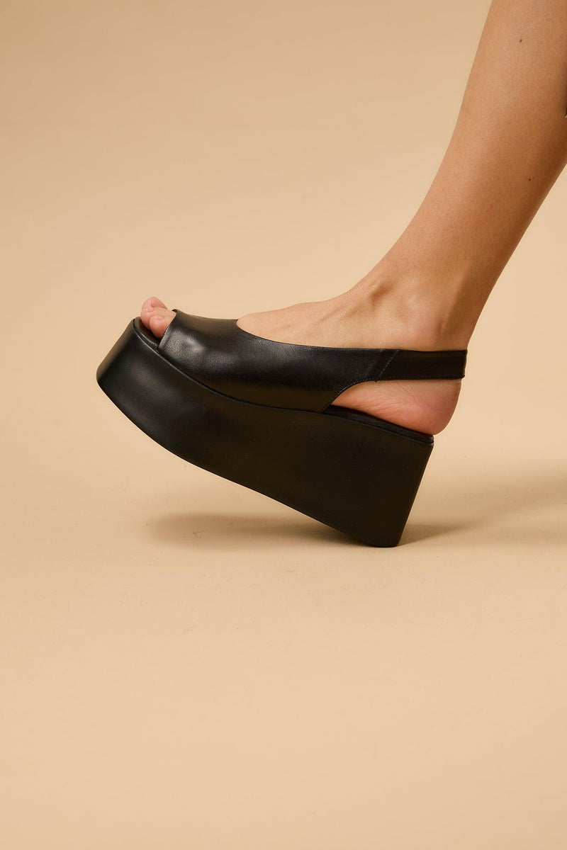 Ariadne Black