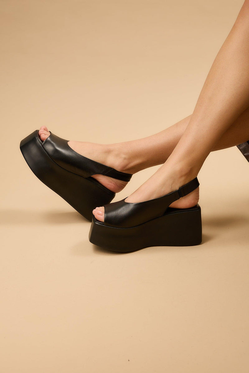 Ariadne Black