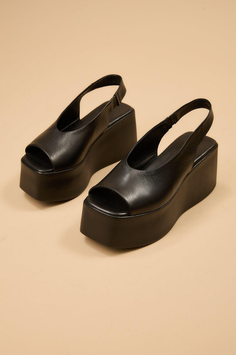 Ariadne Black