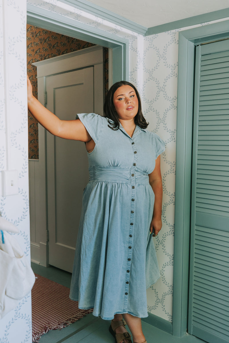 PLUS SIZE - Drag Me Down Dress