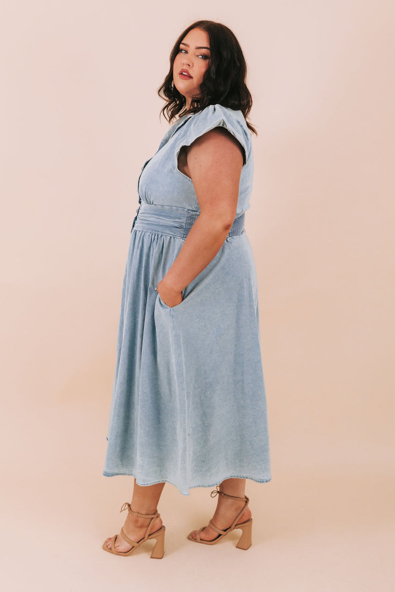 PLUS SIZE - Drag Me Down Dress