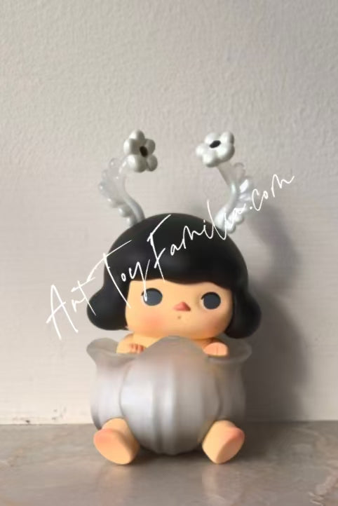 Pucky Ink Flowers Figurine - 墨水花吊卡