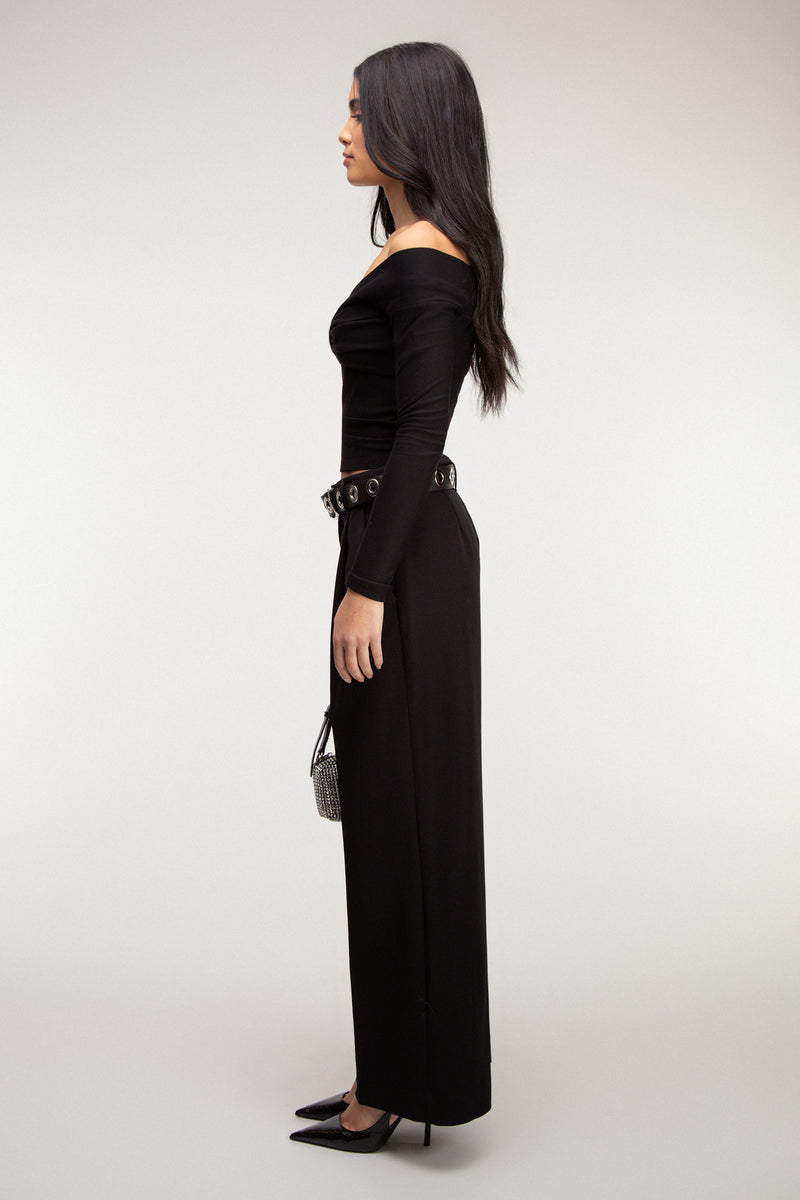 CROPPED OFF THE SHOULDER TWIST FRONT TOP