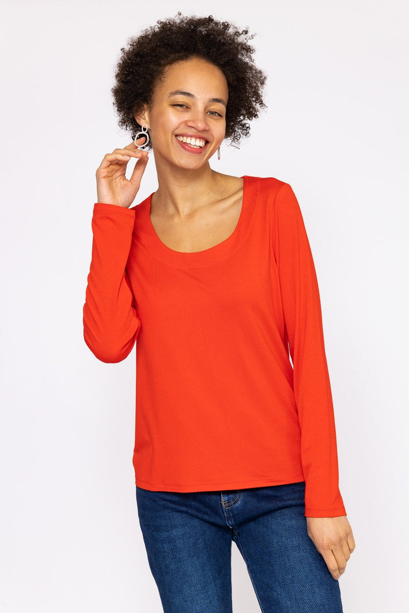 Scoop Neck Tee in Red