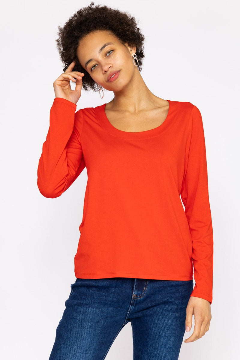 Scoop Neck Tee in Red