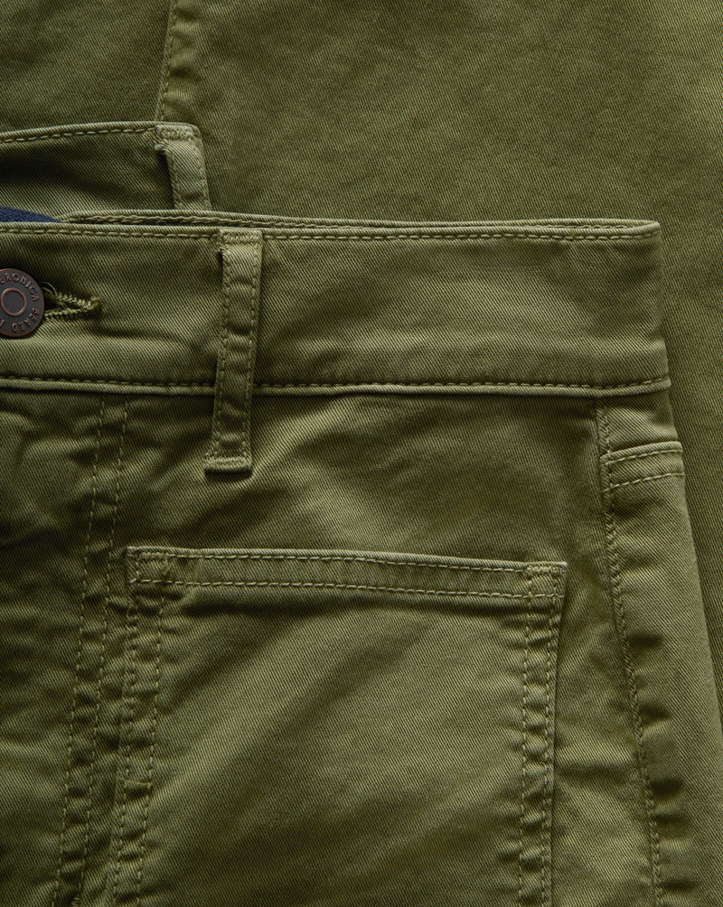 Beverly Patch-Pocket Skinny-Flare Twill Pant