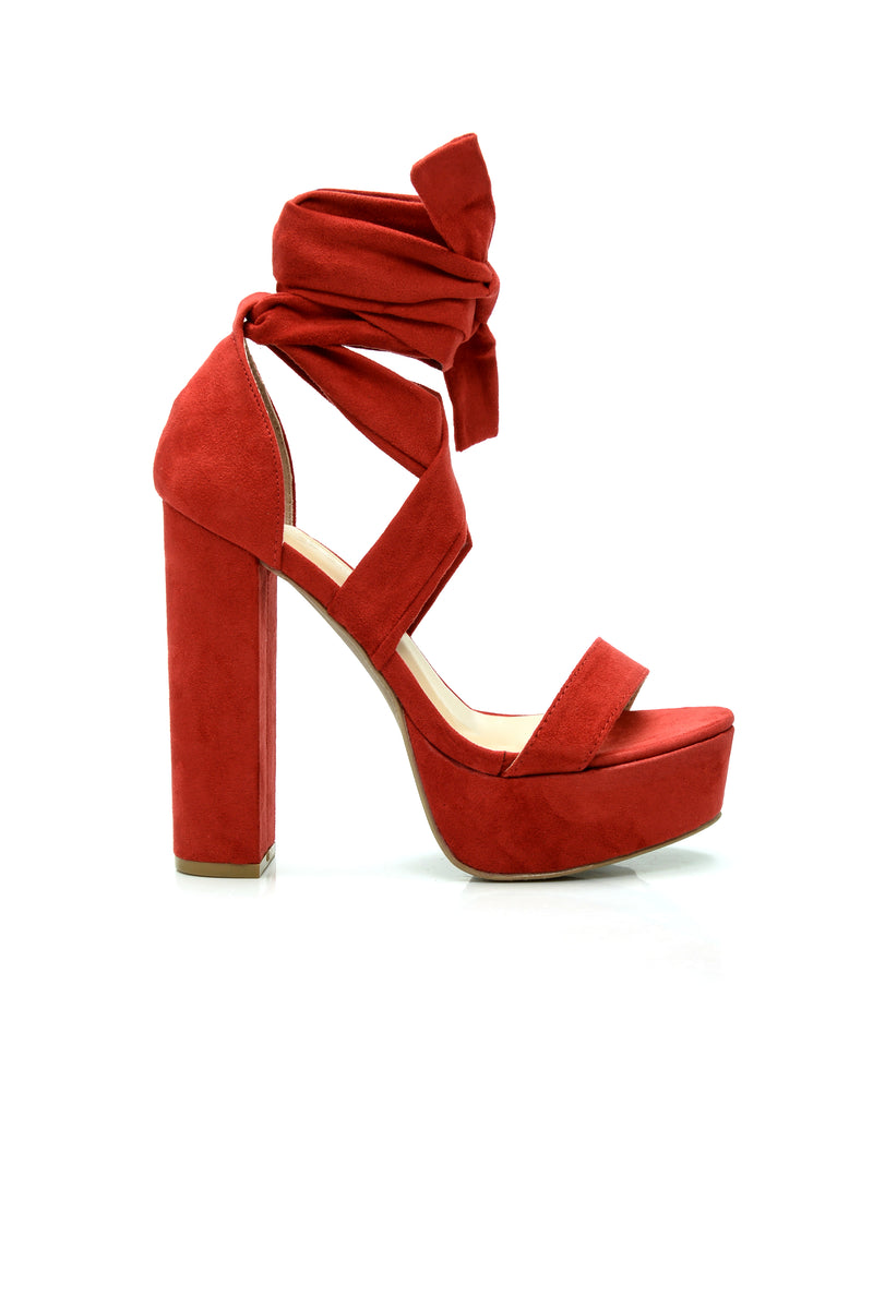 Plot Twist Heel - Red
