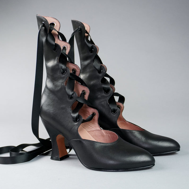 Tango Edwardian Boot (Black)