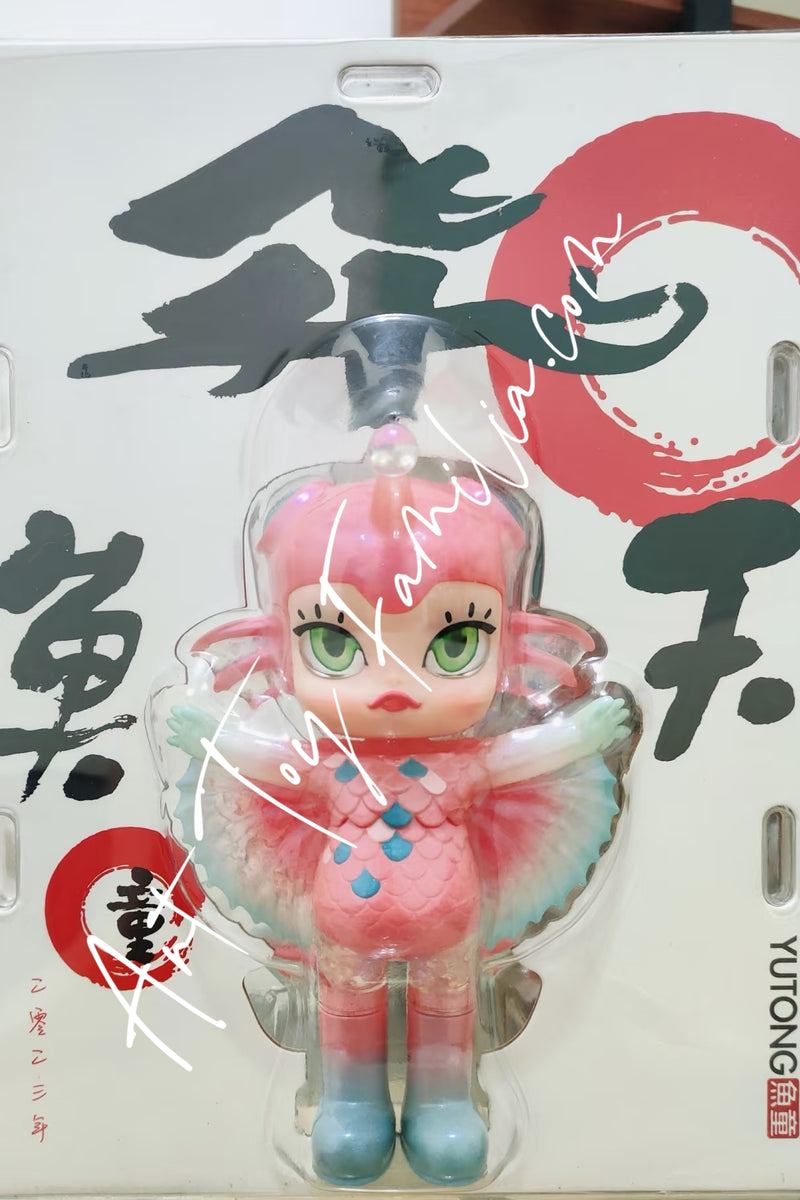 Molly Flying Fish Figurine - 飞天鱼童一代