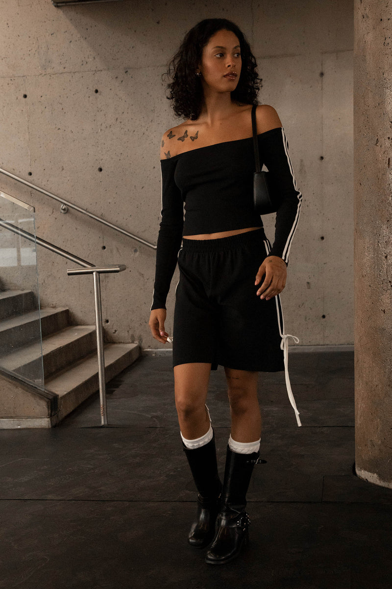 OFF THE SHOULDER TOP WITH SIDE DETAIL