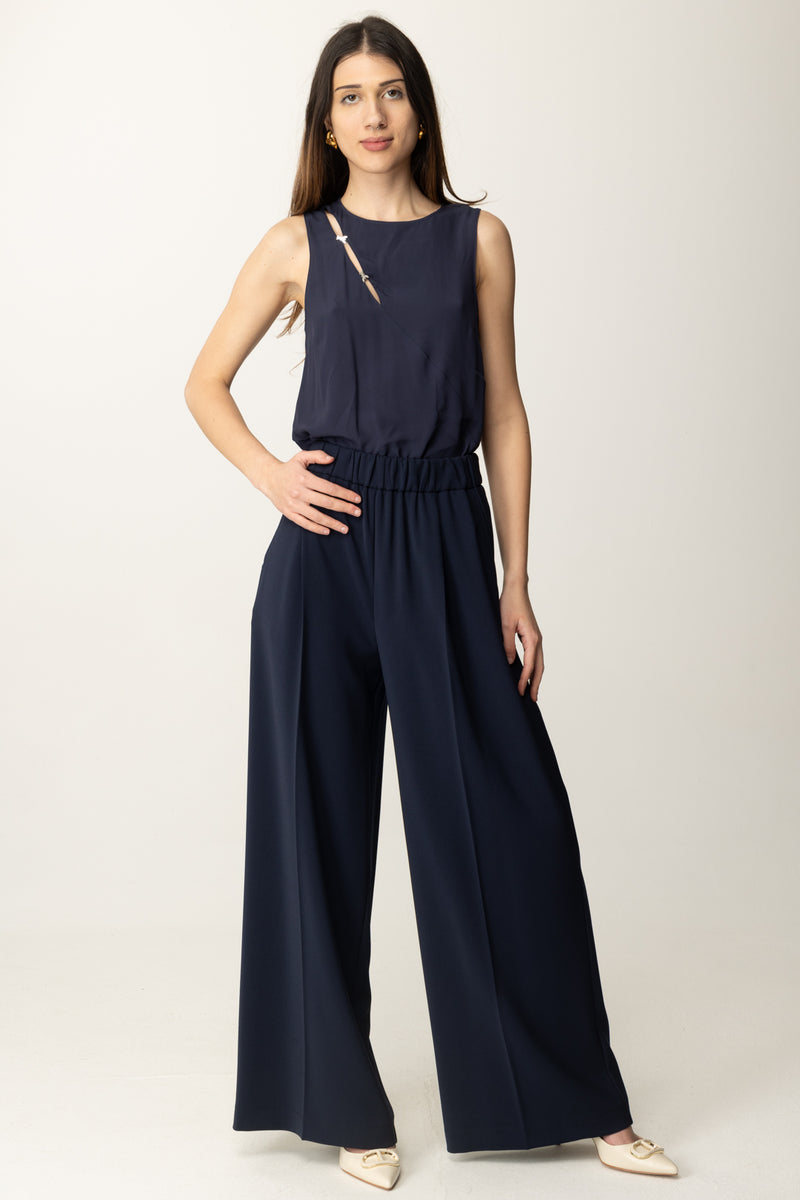 Top with Cut-out Detail