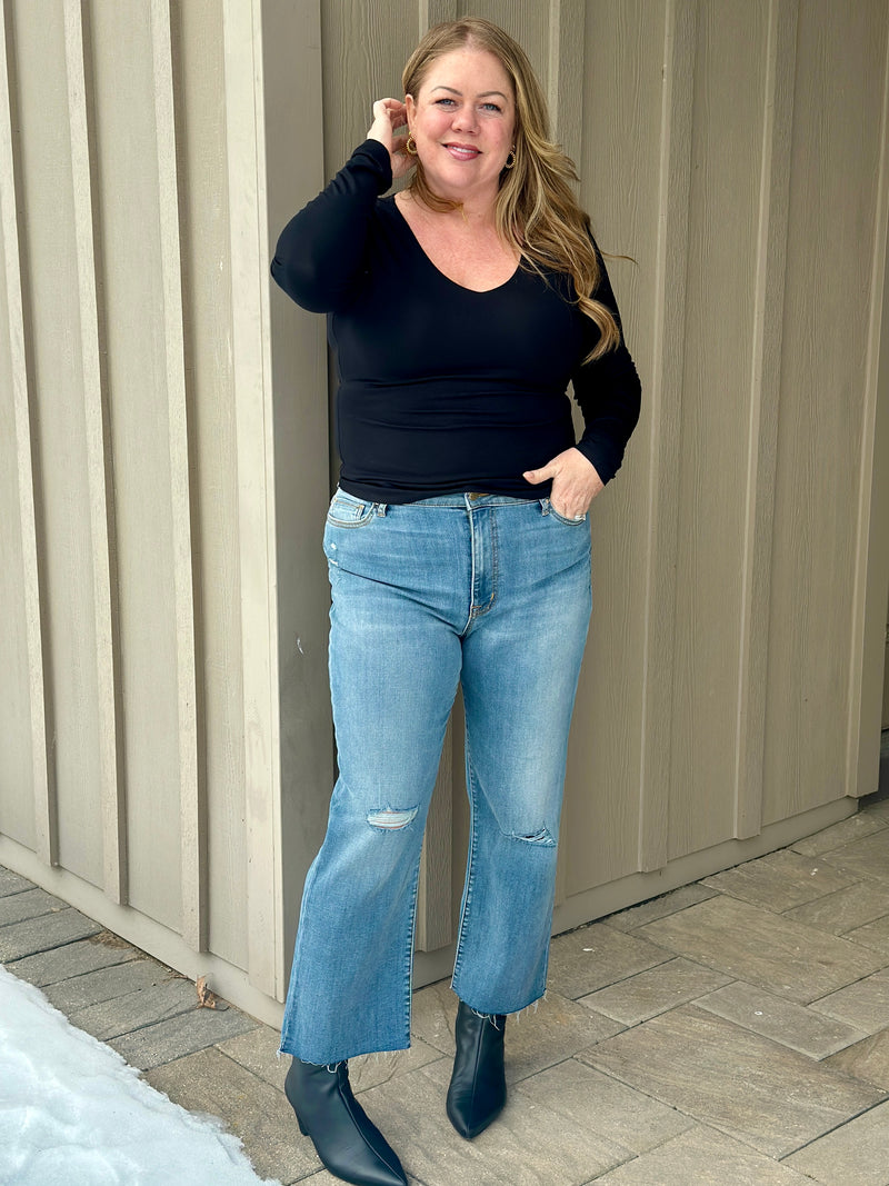 Fidelity Rayne Straight Crop Distressed Jean