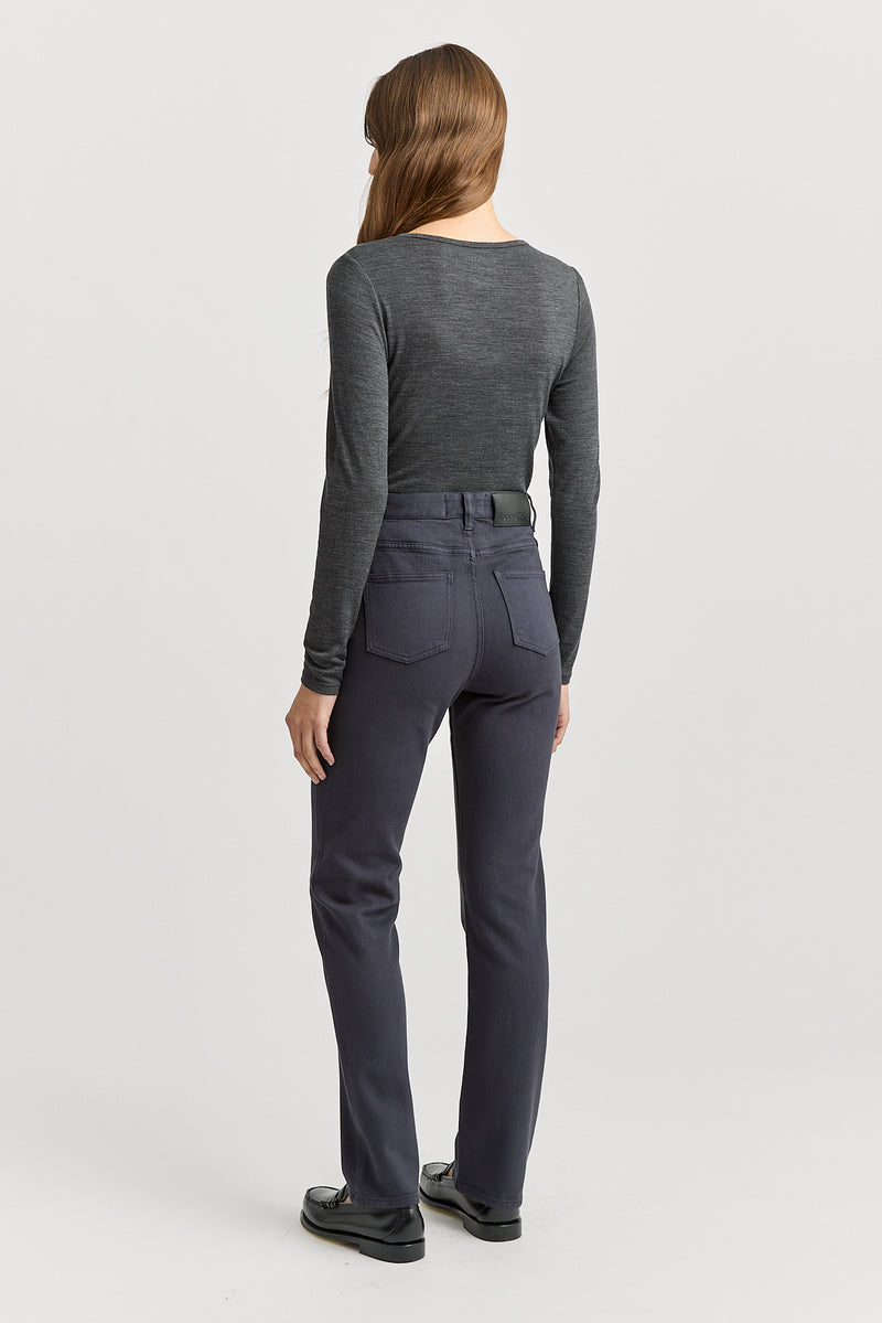HIGH RISE STRAIGHT JEAN
