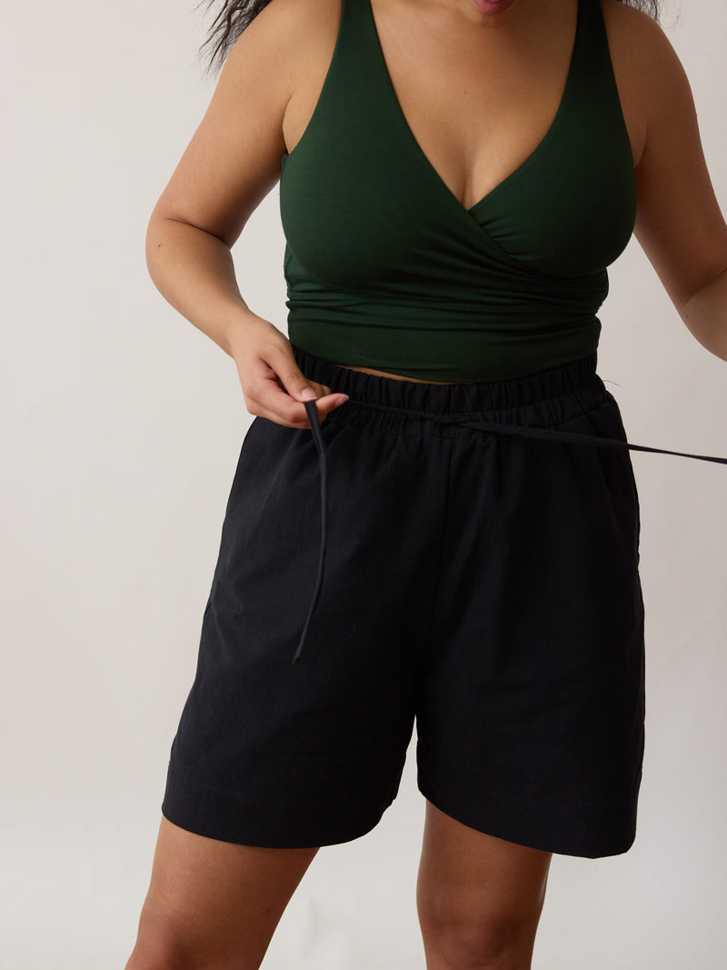BLACK COTTON CREPE LYNN SHORT